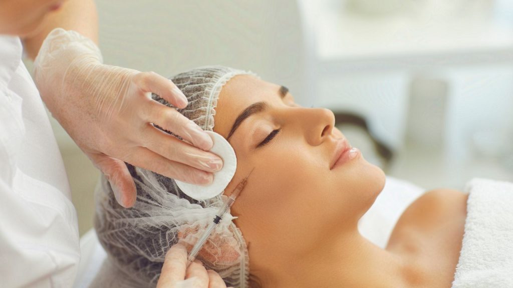 تزریق ژل و فیلر کاملاً استریل و ایمن توسط پزشک متخصص